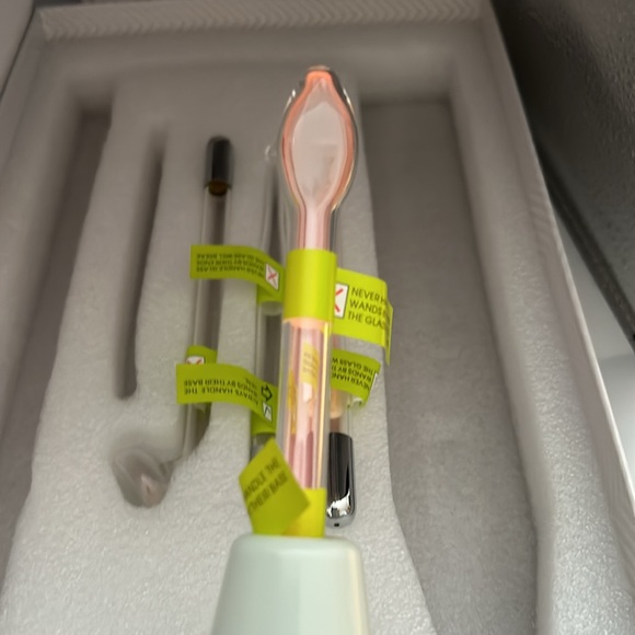 NuDerma Portable Handheld Skin Therapy Wand Machine w/Neon – Anti-Aging - Skin - Picture 7 of 12